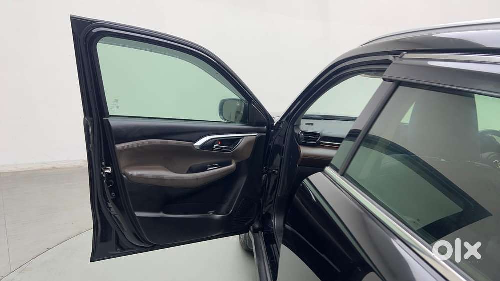 Toyota Urban Cruiser Hyryder 1.5 V Hybrid, 2025, Cng & Hybrids