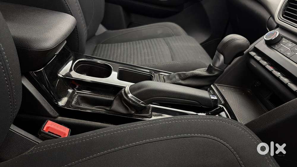 Mahindra Xuv700 2.0 Ax 5 Petrol At Str, 2023, Petrol