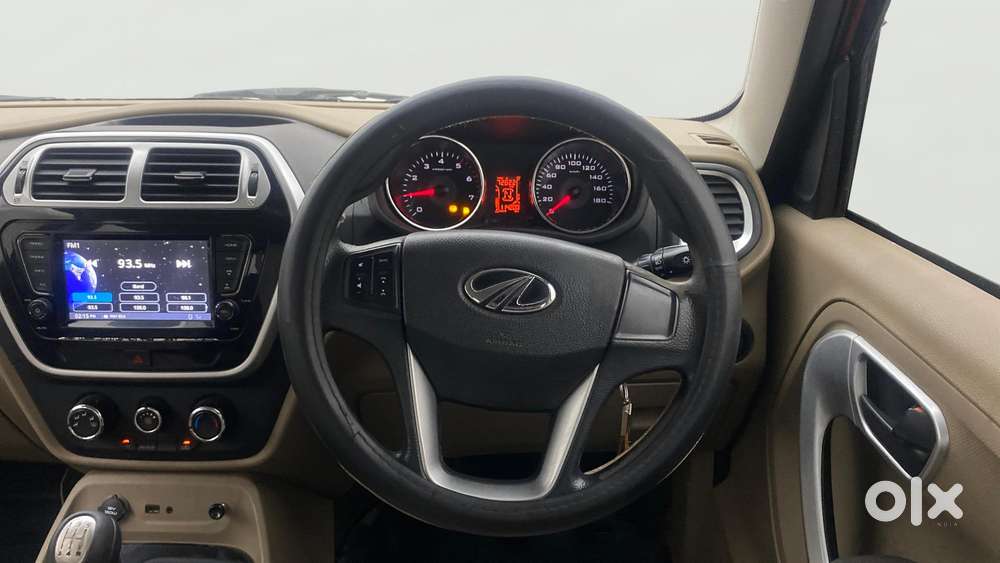 Mahindra Tuv 300 T10 Dual Tone, 2018, Diesel