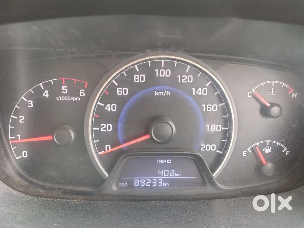 Hyundai Grand I10 2015 Diesel Car Push Start Top Model 89160km 25+kmpl