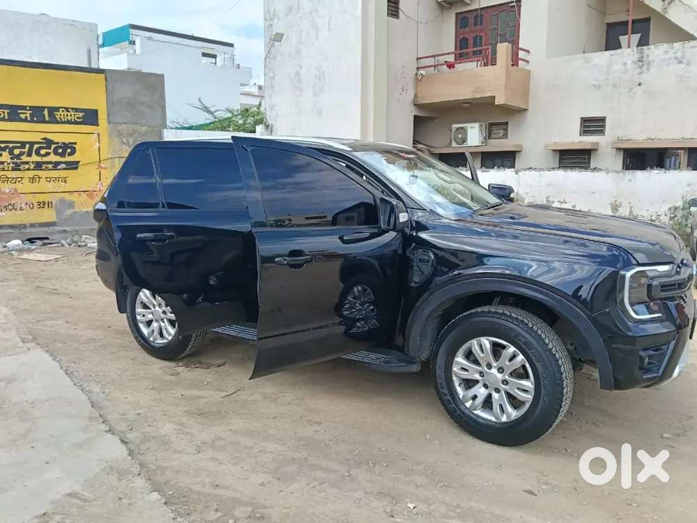 Ford Endeavour 2016