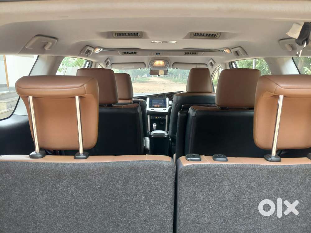 Toyota Innova Crysta 2.8z Automatic, 2016, Diesel