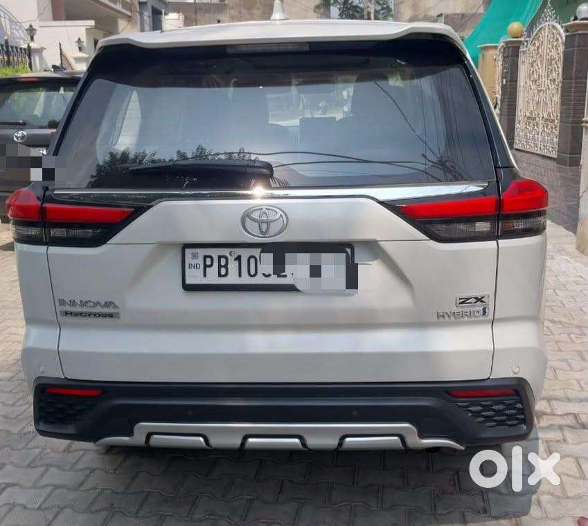 Toyota Innova Hycross 2.0 Zx (o) Hybrid 7 Str, 2024, Petrol