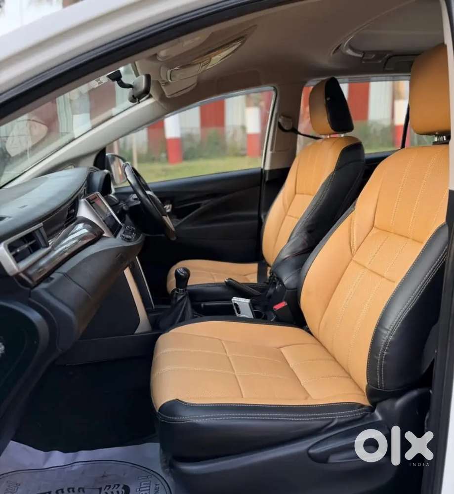 Toyota Innova Crysta 2.4 V 2016