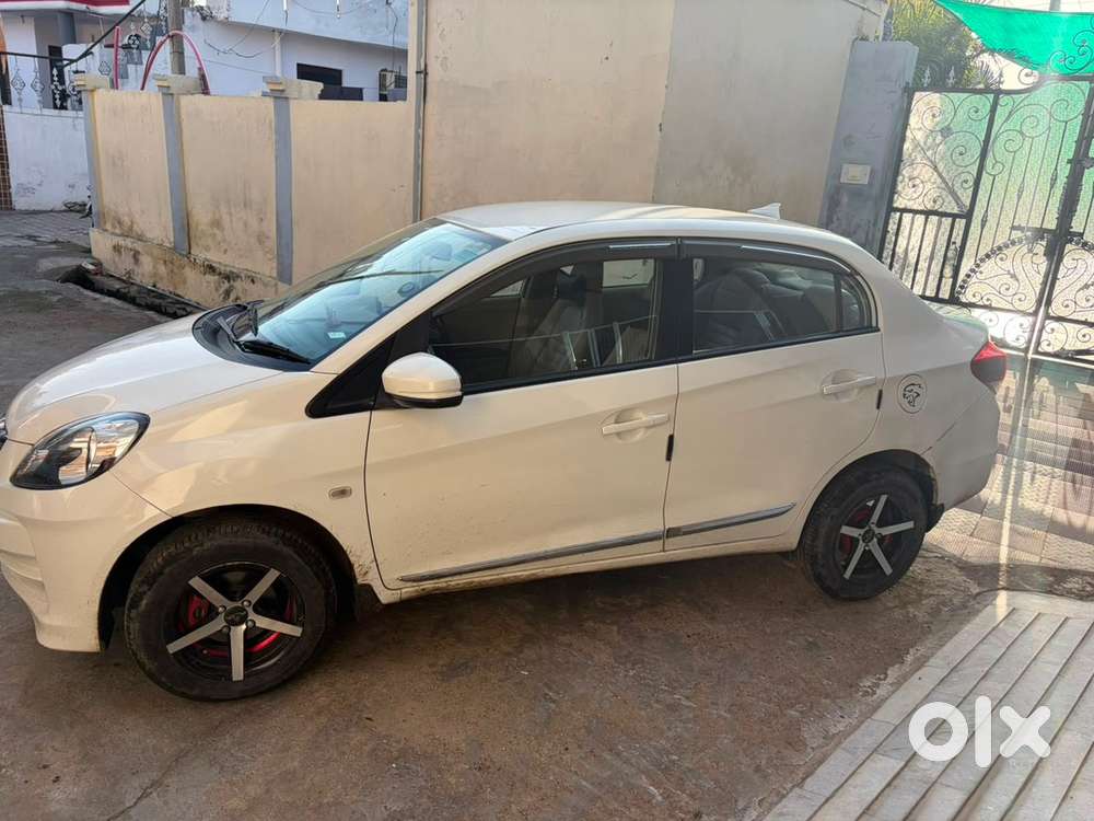 Honda Amaze 2015 Petrol Well Maintained