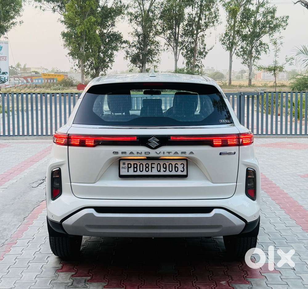 Maruti Suzuki Grand Vitara 2.4 At, 2025, Petrol