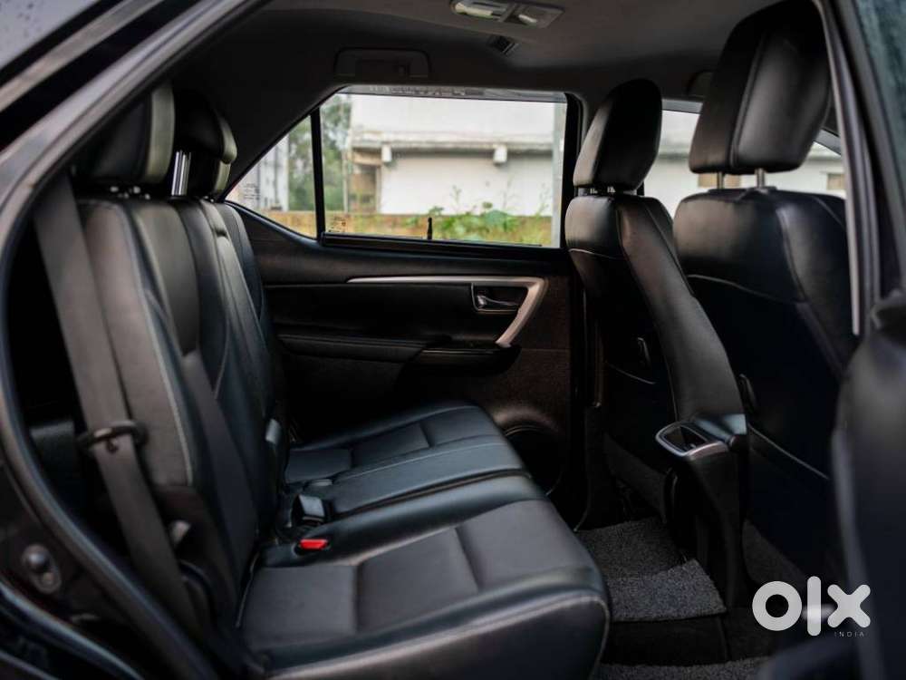Toyota Fortuner 4x2 At 2.7 Petrol, 2022, Petrol
