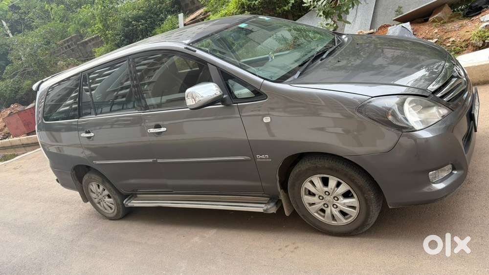 Toyota Innova Diesel 7 2010