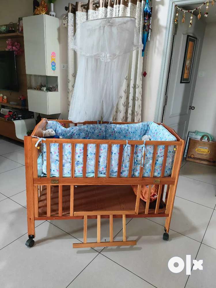 Baby store cribs olx