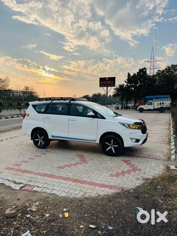 Toyota Innova Crysta 2018 Km All Original Gadidriven