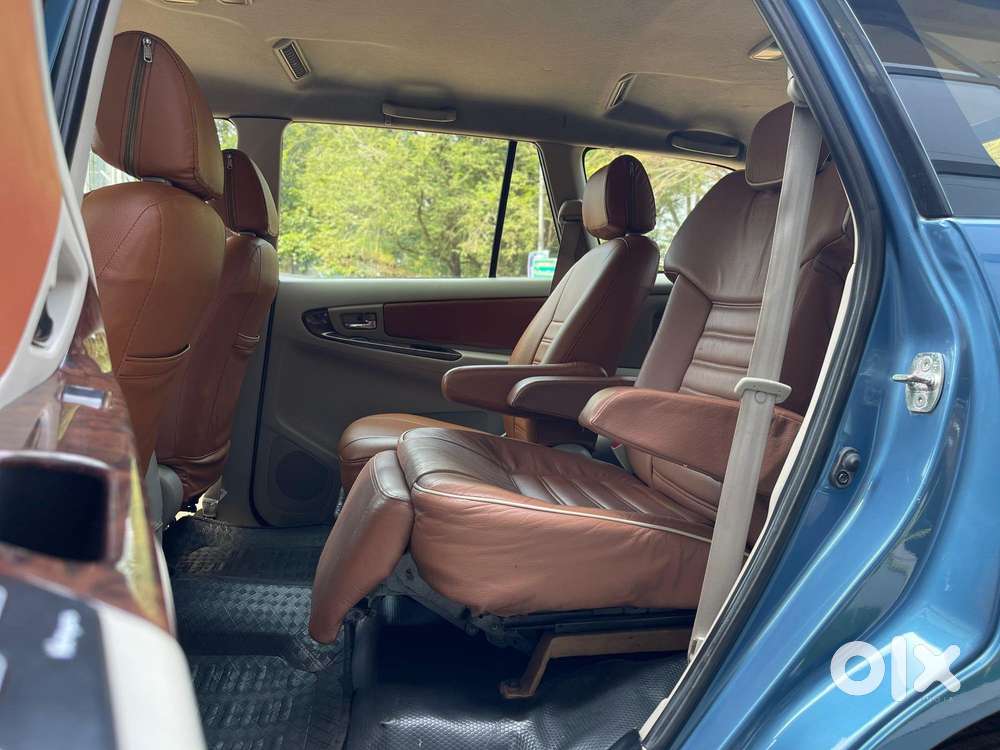 Toyota Innova Crysta 2.4 V, 2013, Diesel