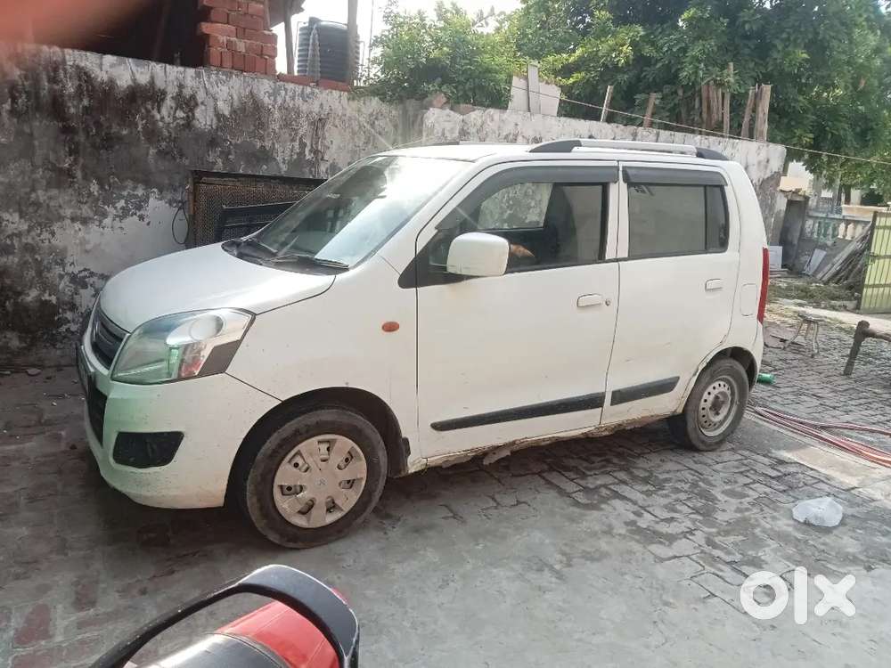Wagon R Vxi White Colour