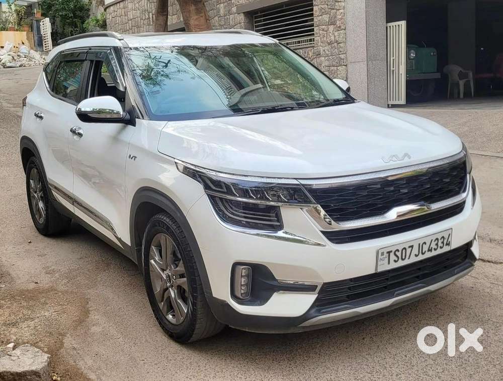 Kia Seltos White Htx + Petrol Car 2022