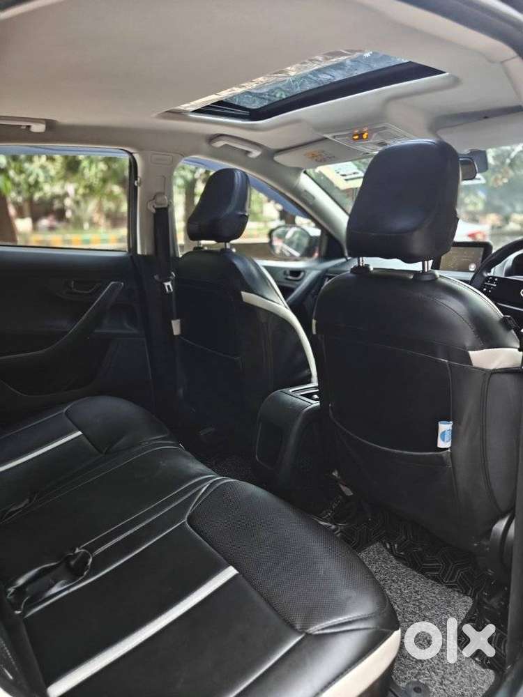 Tata Nexon Smart Plus S 1.2 Revotron Petrol 5 Mt, 2024, Petrol