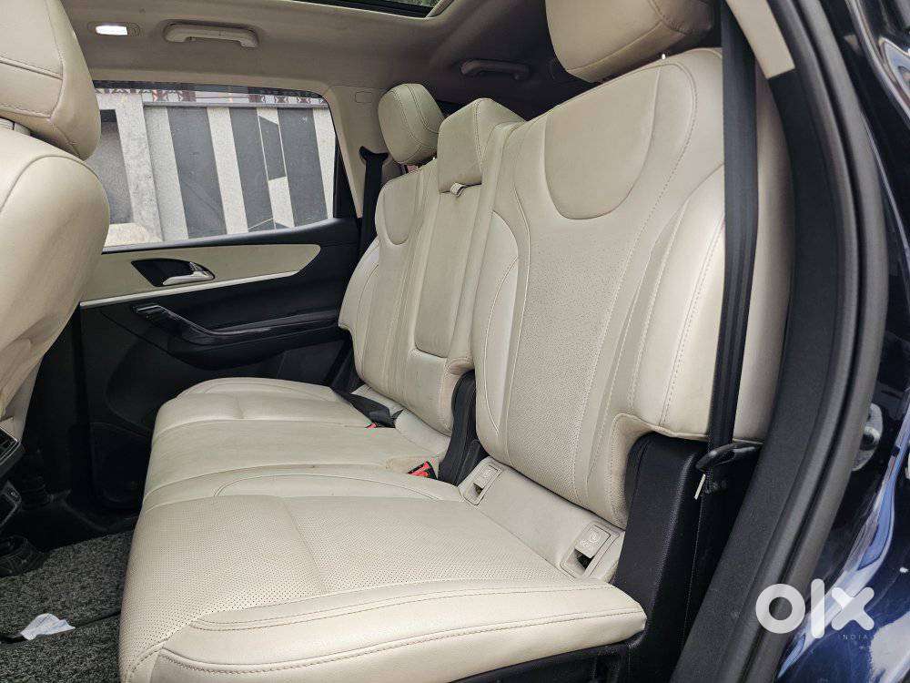 Mahindra Xuv700 2.2 Ax 7 Diesel At Str, 2022, Diesel