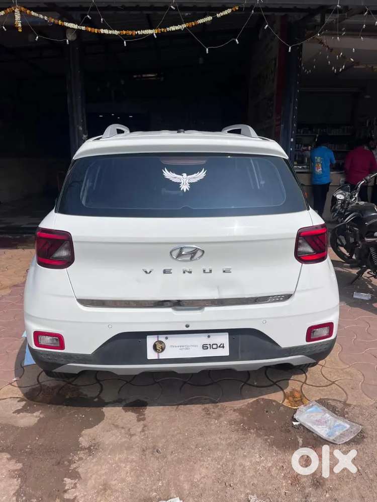 Hyundai Venue 2021 Petrol 65000 Km Driven