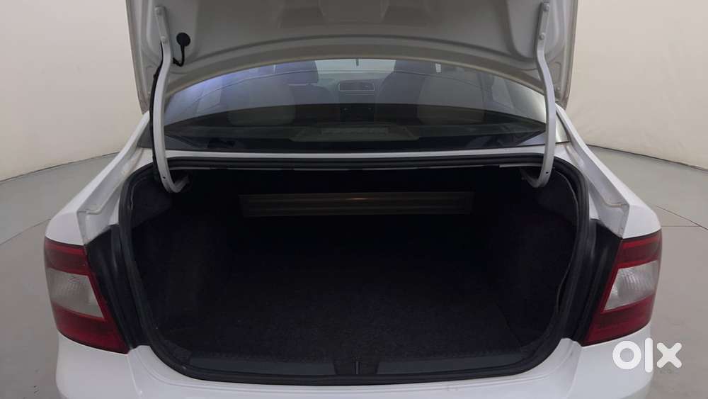 Skoda Rapid 1.6 Mpi Elegance Plus, 2015, Petrol