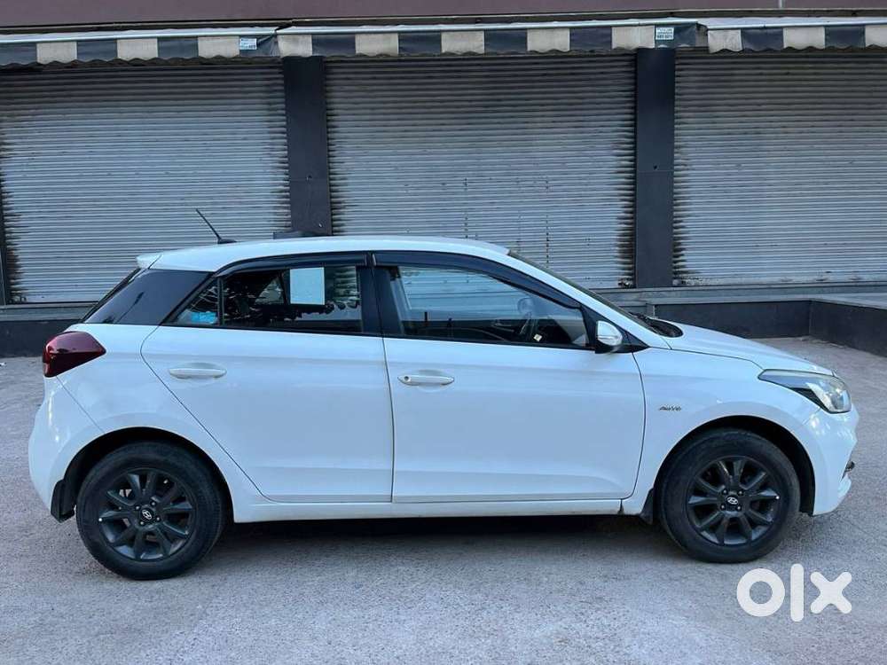 Hyundai I20 1.4 Asta (at), 2018, Petrol