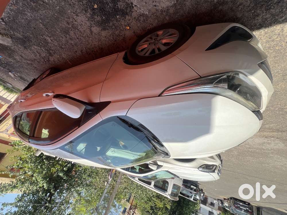Toyota Yaris Fully Automatic White Colour In Well Condition