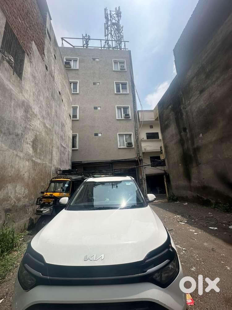 Kia Carens Petrol 2025 Year