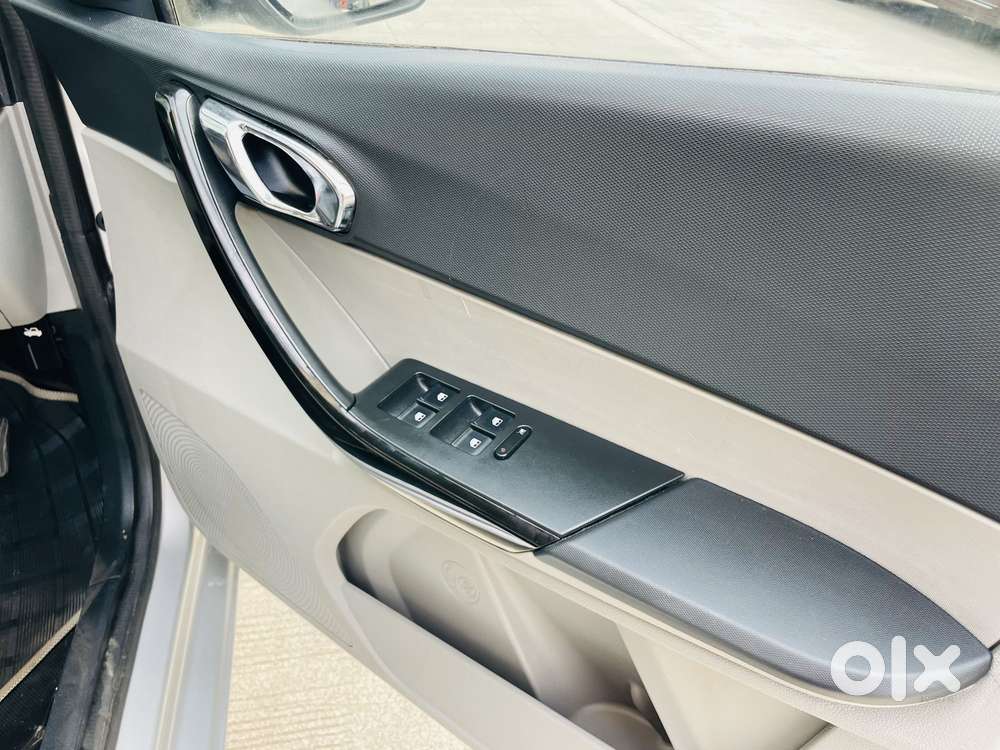 Tata Tiago 1.2 Revotron Xza, 2017, Petrol