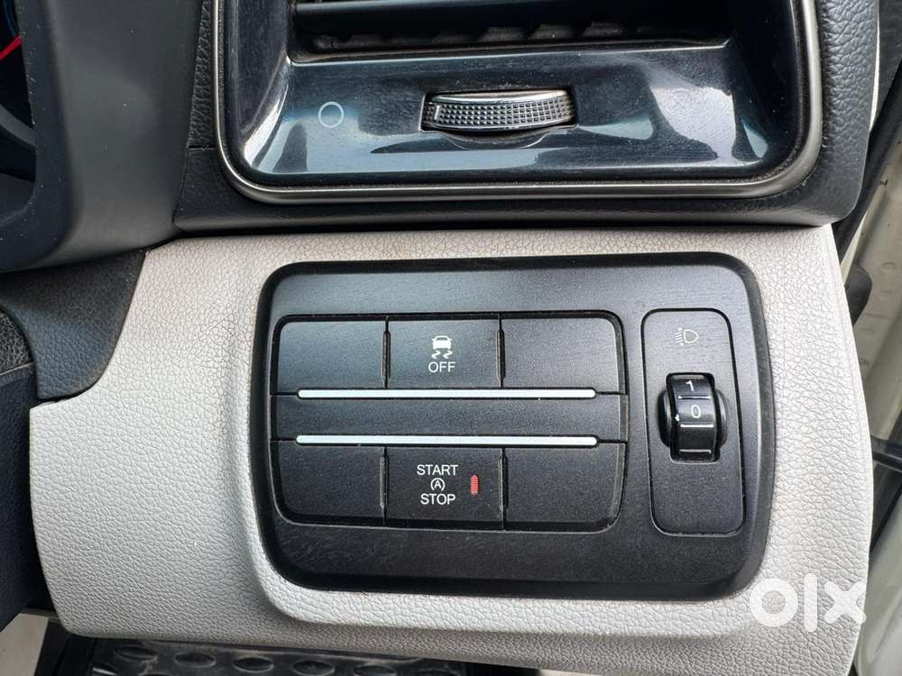 Mahindra Xuv300 Top End Variant W8 Diesel 2019 All Tyre New Push Start
