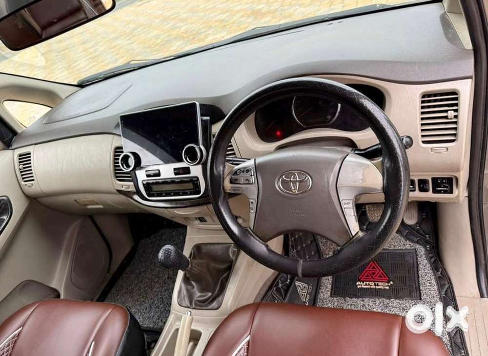Toyota Innova 2013 Diesel 217000 Km Driven