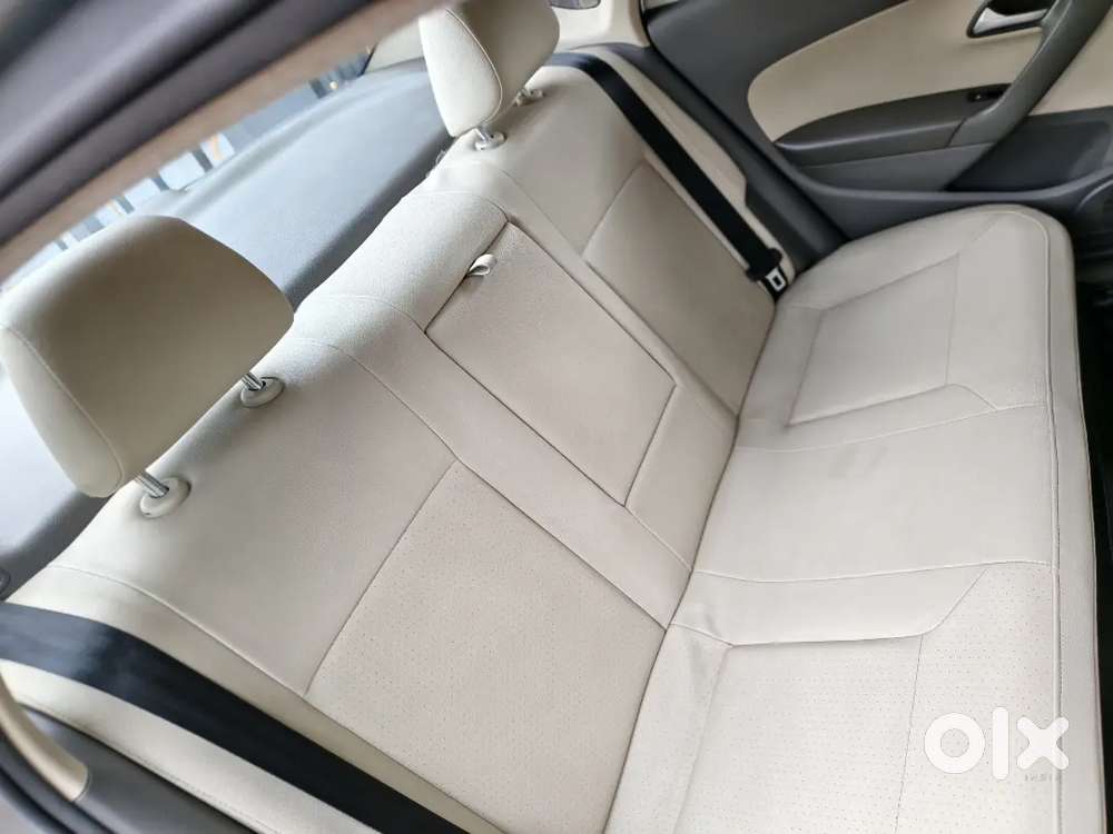 Volkswagen Vento Petrol Highline 2012