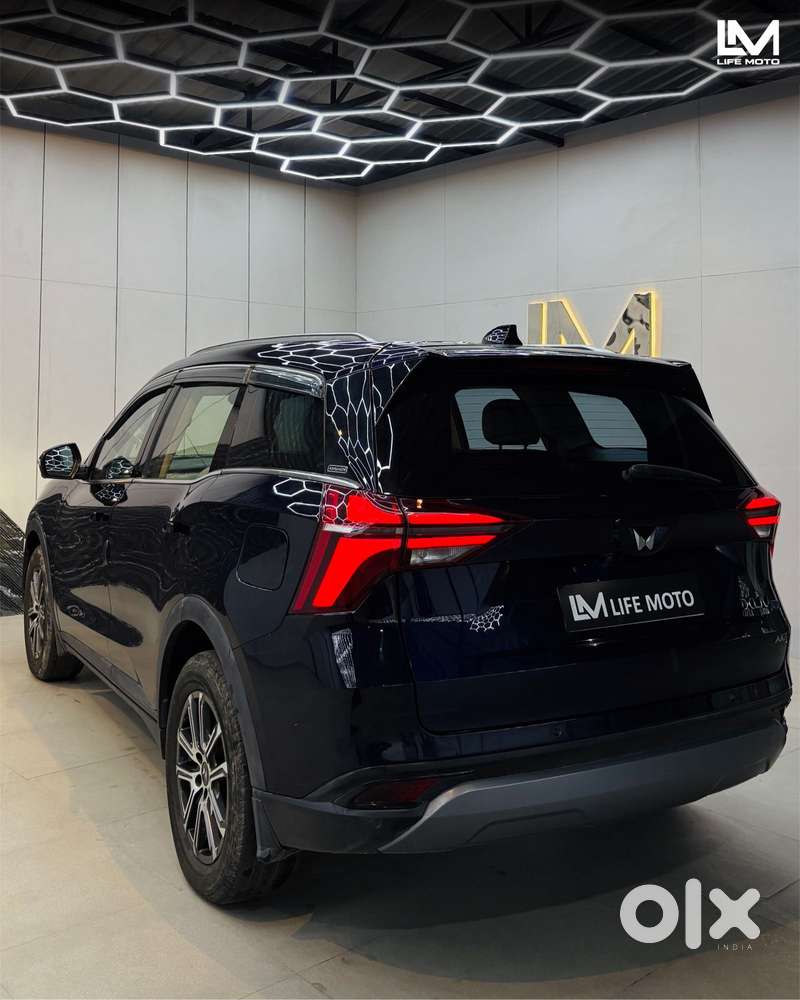 Mahindra Xuv700 Ax7l 6 Str At, 2023, Petrol