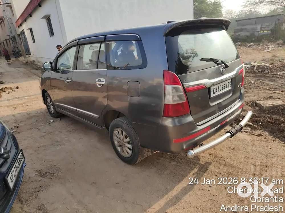 Toyota Innova 2014 Diesel 285000 Km Driven