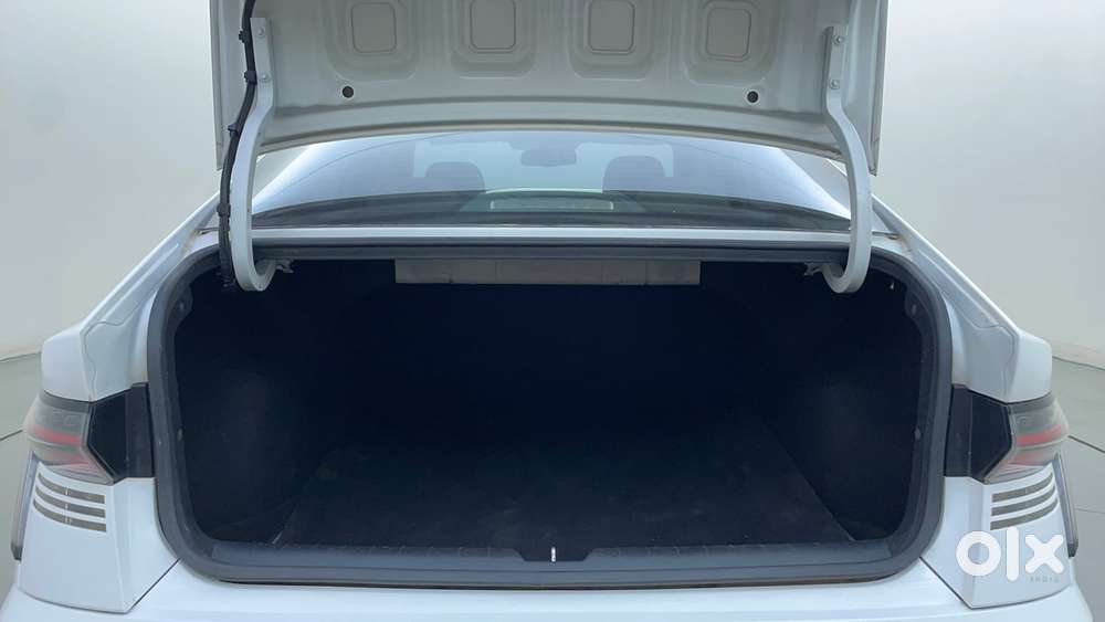 Hyundai Verna 1.5 Sx Petrol Mt, 2023, Petrol