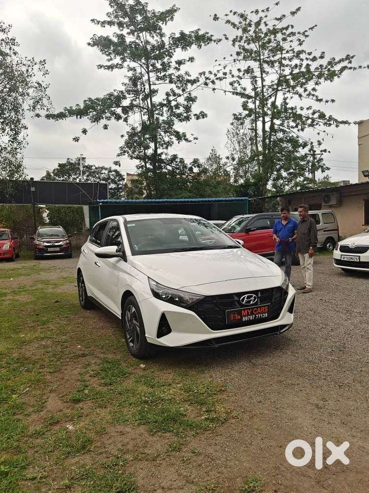 Hyundai New I20 1.2 Asta (o) Ivt, 2023, Petrol