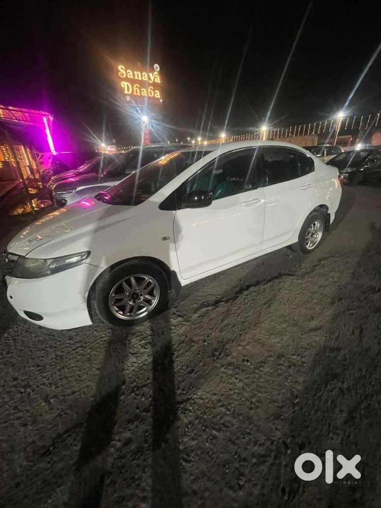 Honda City Ivtec Petrol Plus Cng 2011 White Colour Mint Condition