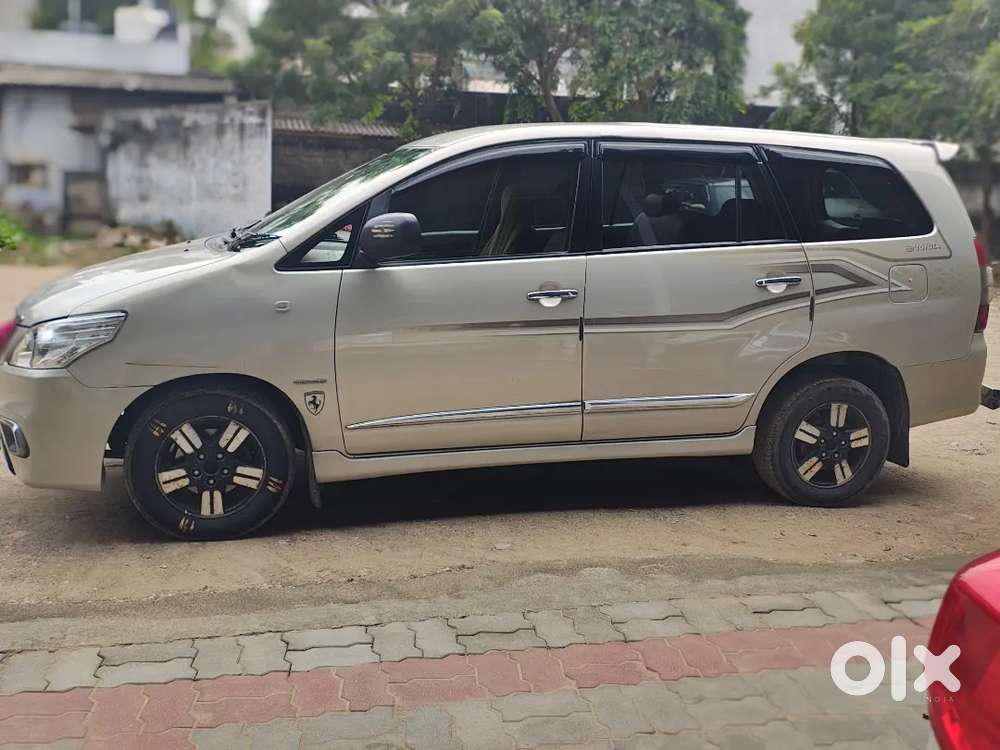 Toyota Innova 2013 Diesel Well Maintained