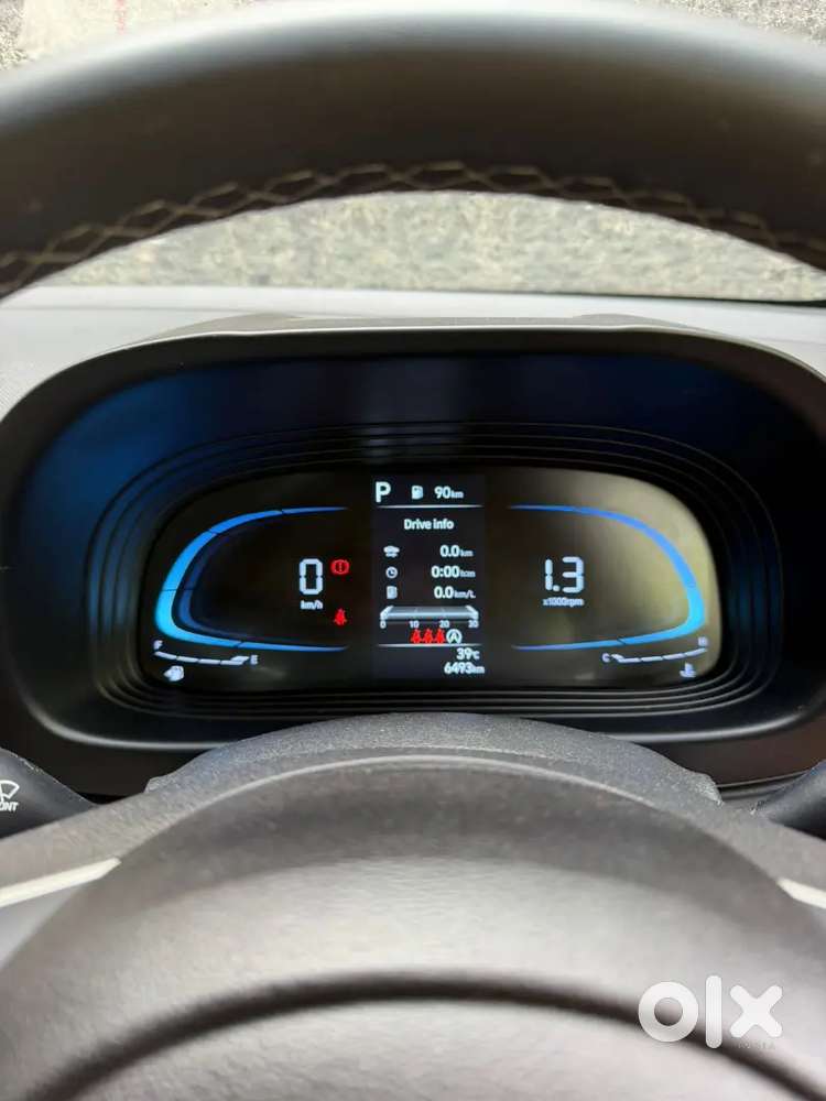 Hyundai Venue 2025 Petrol Well Maintained
