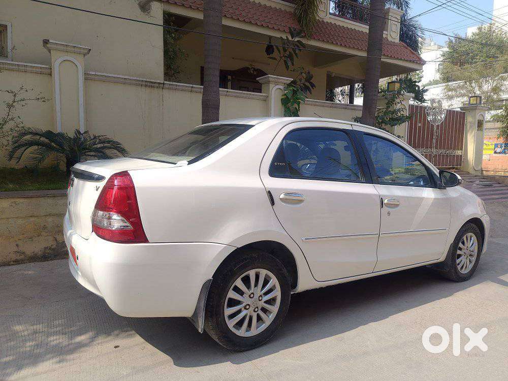 Toyota Etios 2013-2014 V Sp, 2014, Petrol