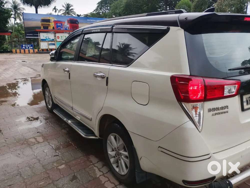 Toyota Innova Crysta 2016