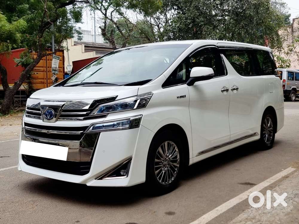 Toyota Vellfire 2.5 Executive Lounge, 2022, Petrol