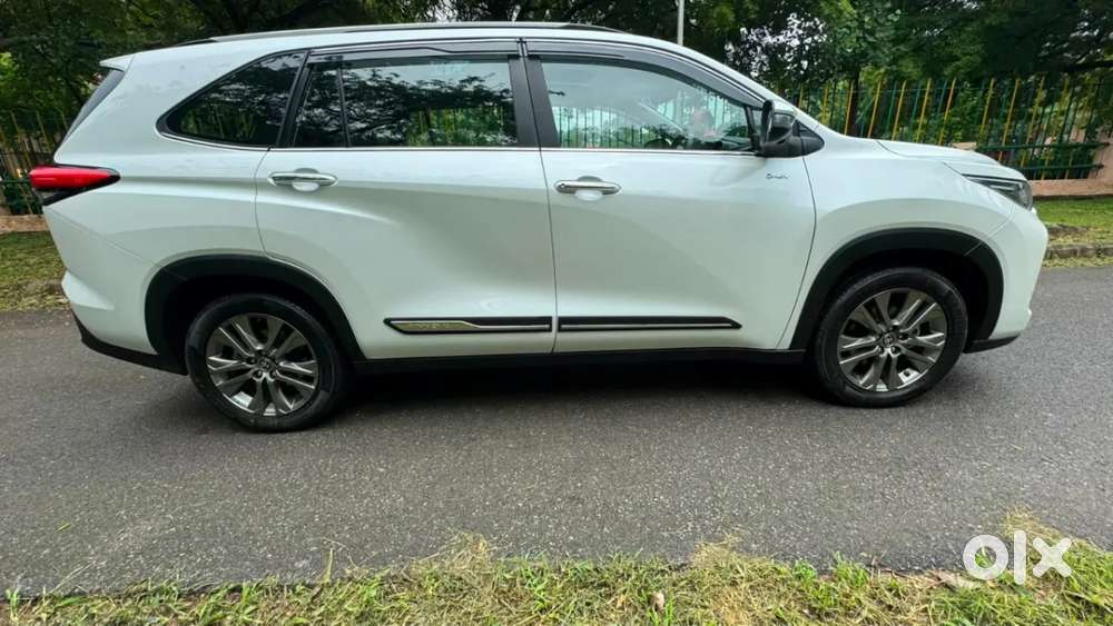 Toyota Innova Hycross, 2026, Petrol