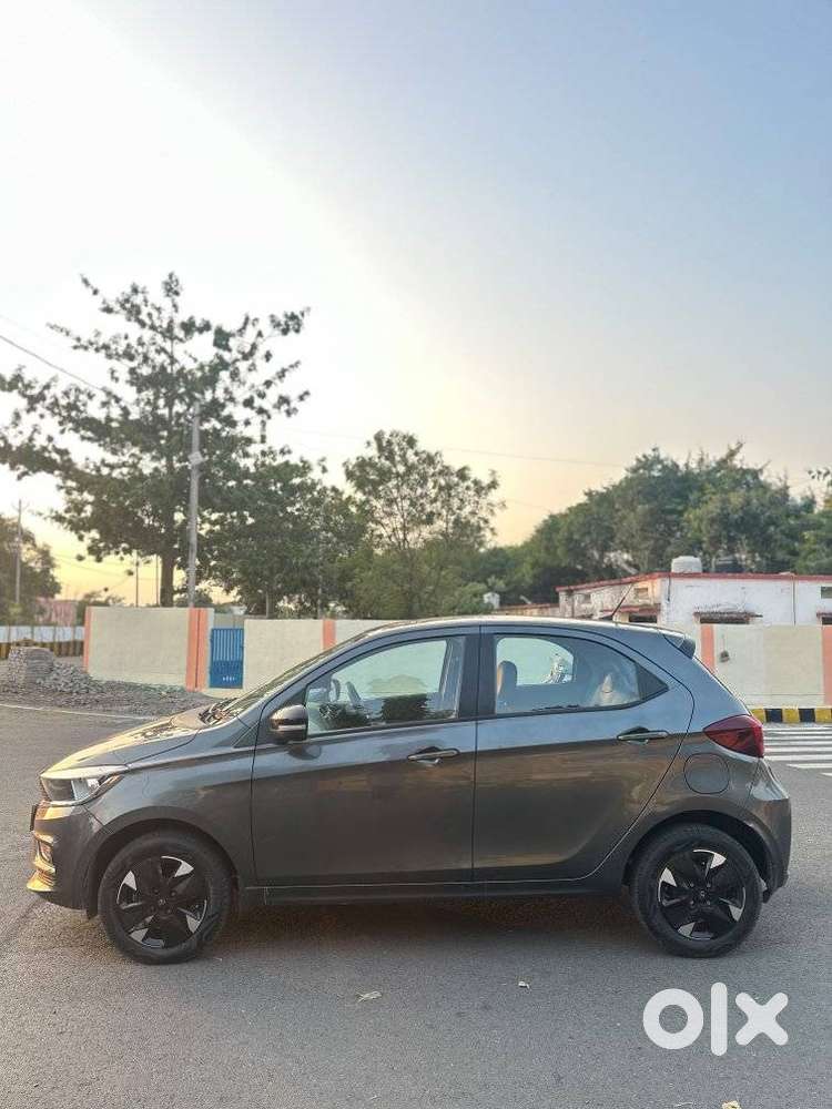 Tata Tiago 1.2 Revotron Xt Cng, 2025, Cng & Hybrids