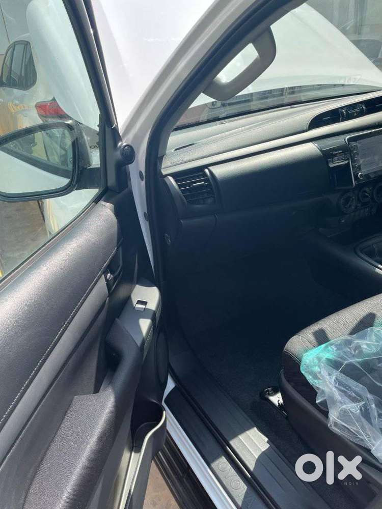 Toyota Hilux 2.8 Std 4x4, 2025, Diesel