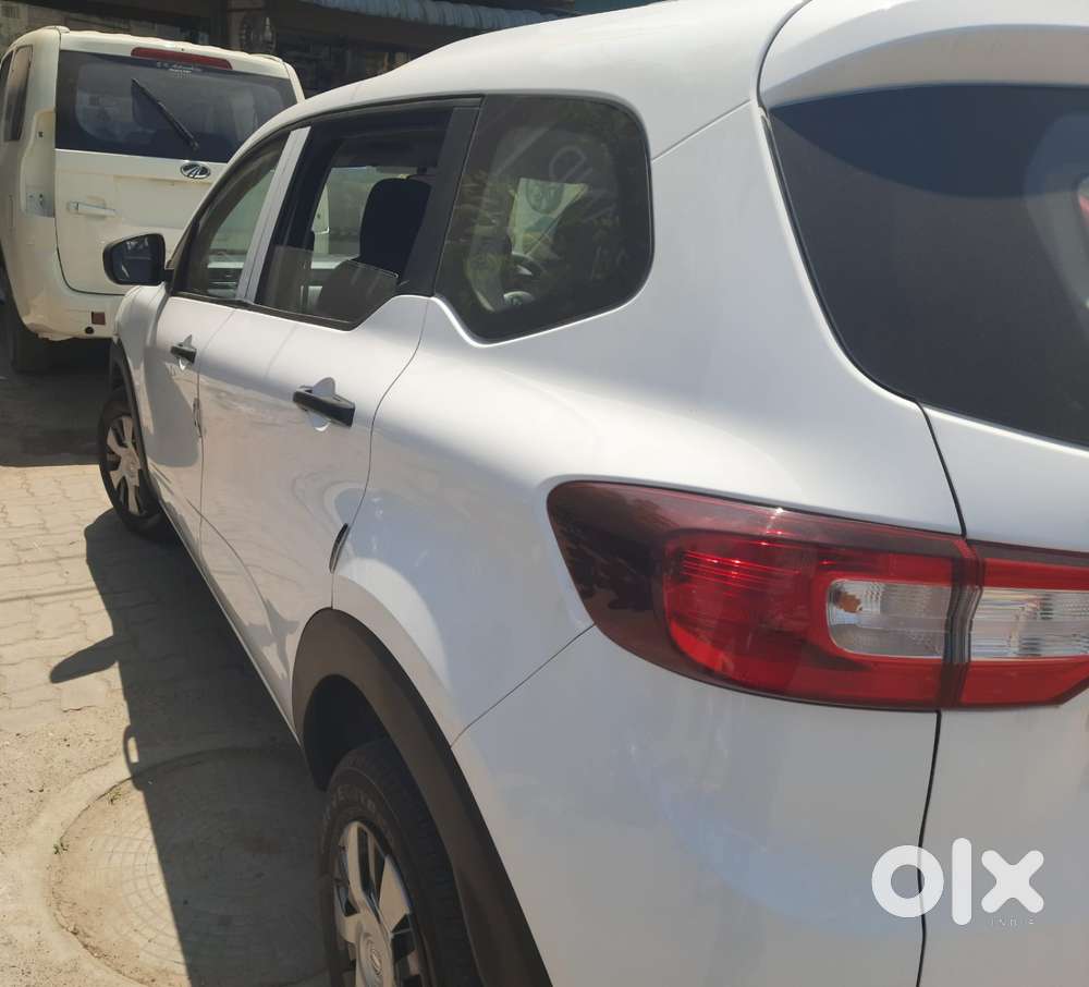 Renault Triber Rxl, 2022, Petrol