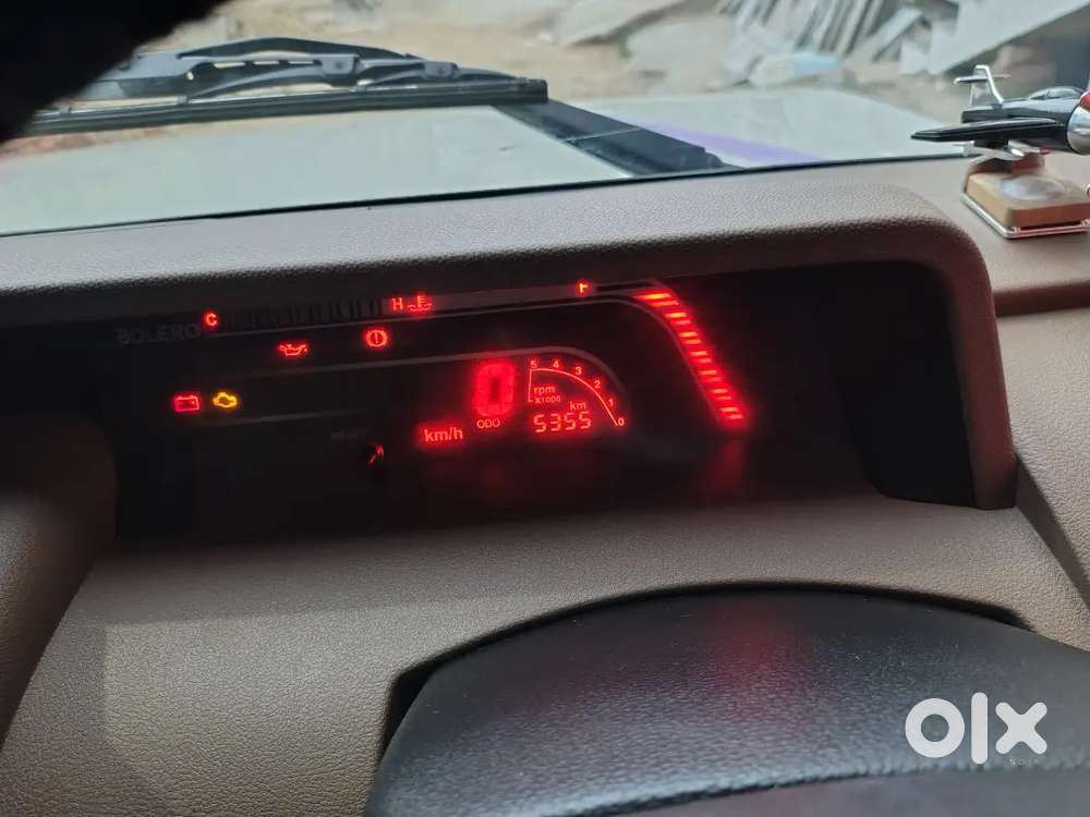 New Jaisa Car Hai Seat Sai Thali Hatti Hai