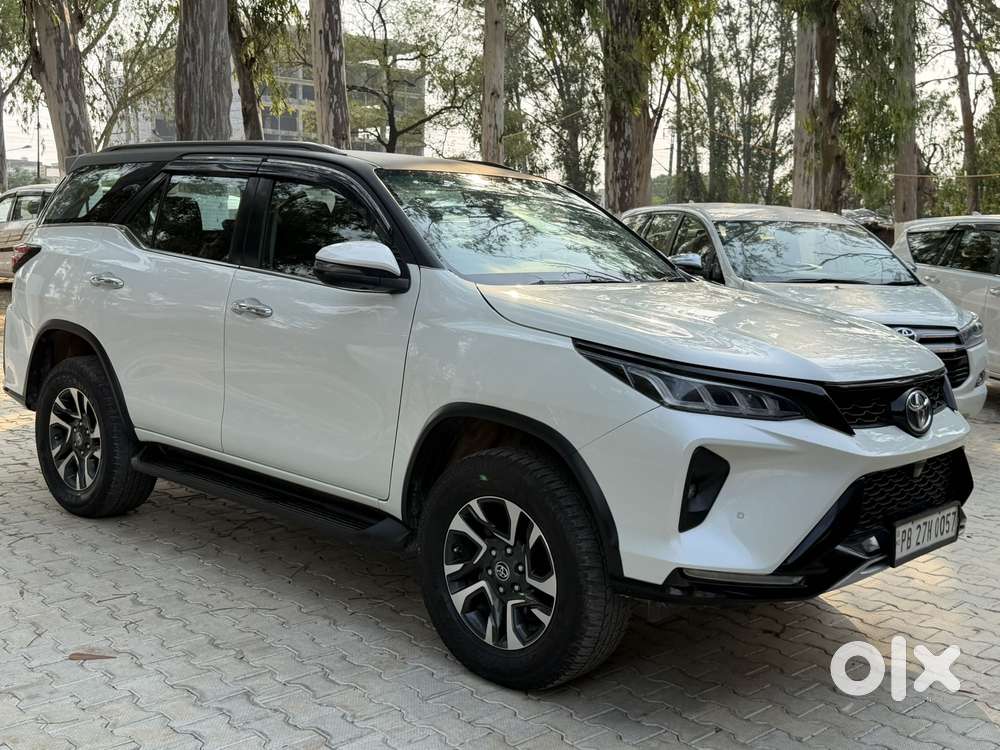 Toyota Fortuner 2.8 Legender 4x4, 2022, Diesel