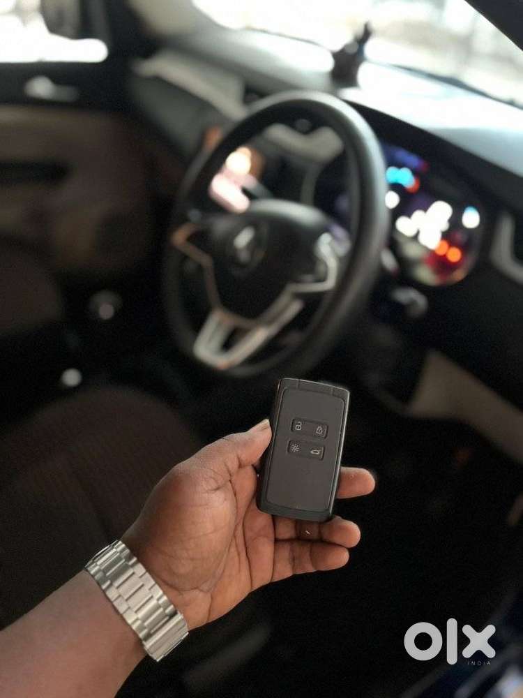 Renault Triber Rxz, 2023, Petrol