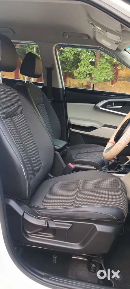 Kia Carens 1.5 Prestige 7 Str, 2023, Petrol