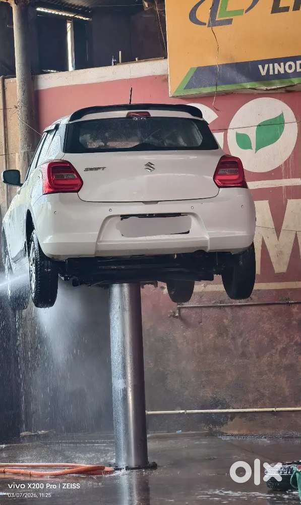 Maruti Suzuki Swift Aug 2023 Petrol 38000 Km Driven.