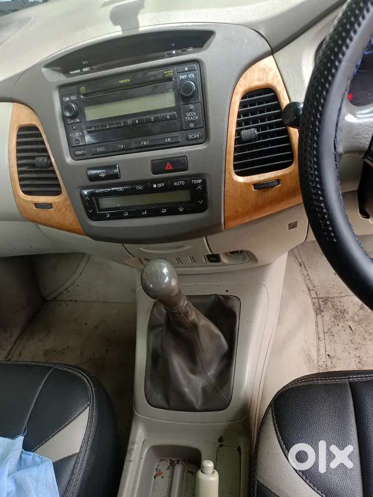 Toyota Innova Hycross 2009