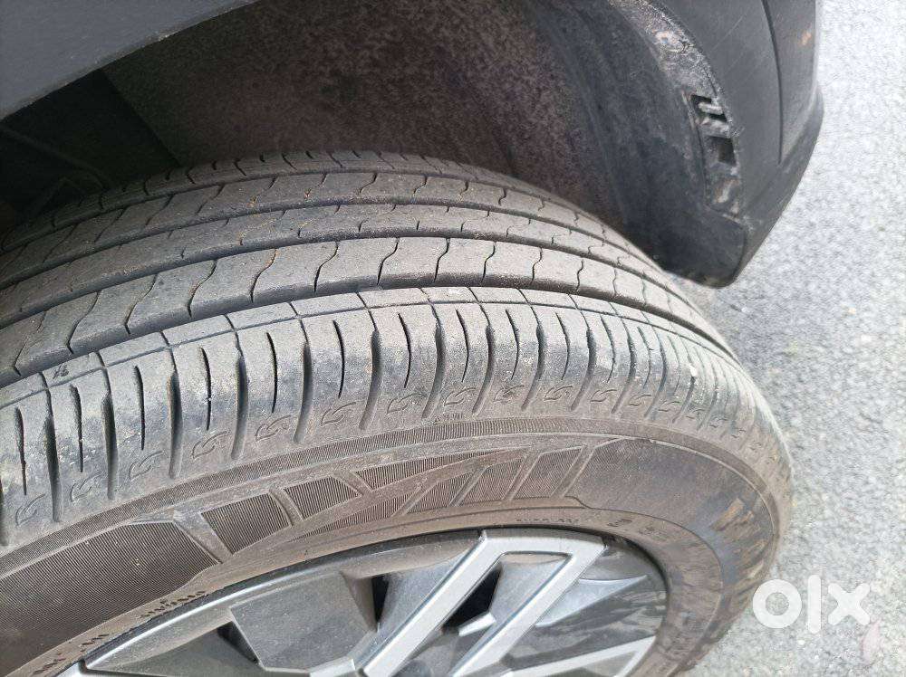 Hyundai Venue 1.0 S (o) Turbo Dct, 2024, Petrol
