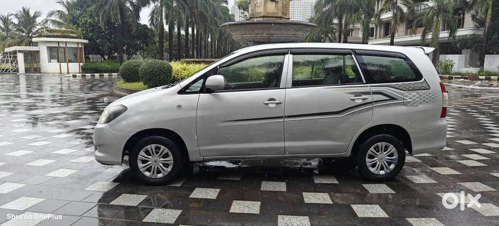 Toyota Innova 2009-2011 2.5 E 7 Str, 2010, Diesel